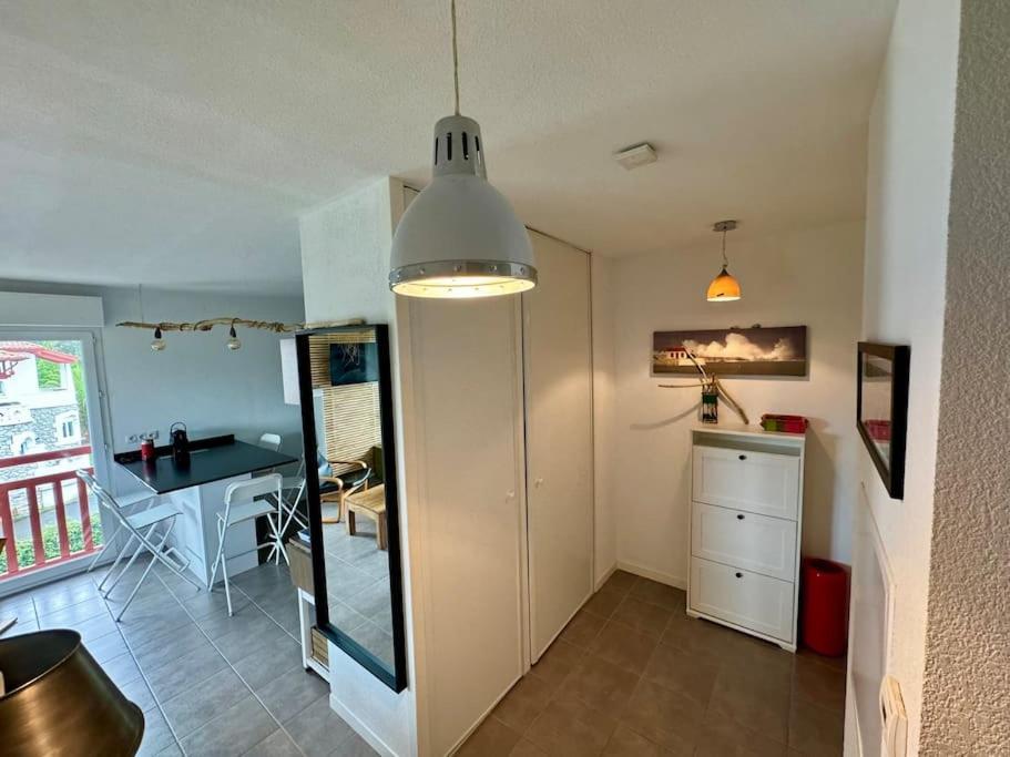 Grand Appartement - Piscine - Plage- Terrasse Сен Жан дьо Луз Екстериор снимка