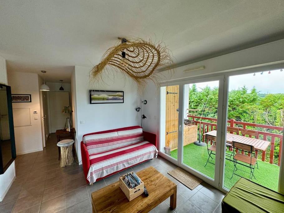 Grand Appartement - Piscine - Plage- Terrasse Сен Жан дьо Луз Екстериор снимка